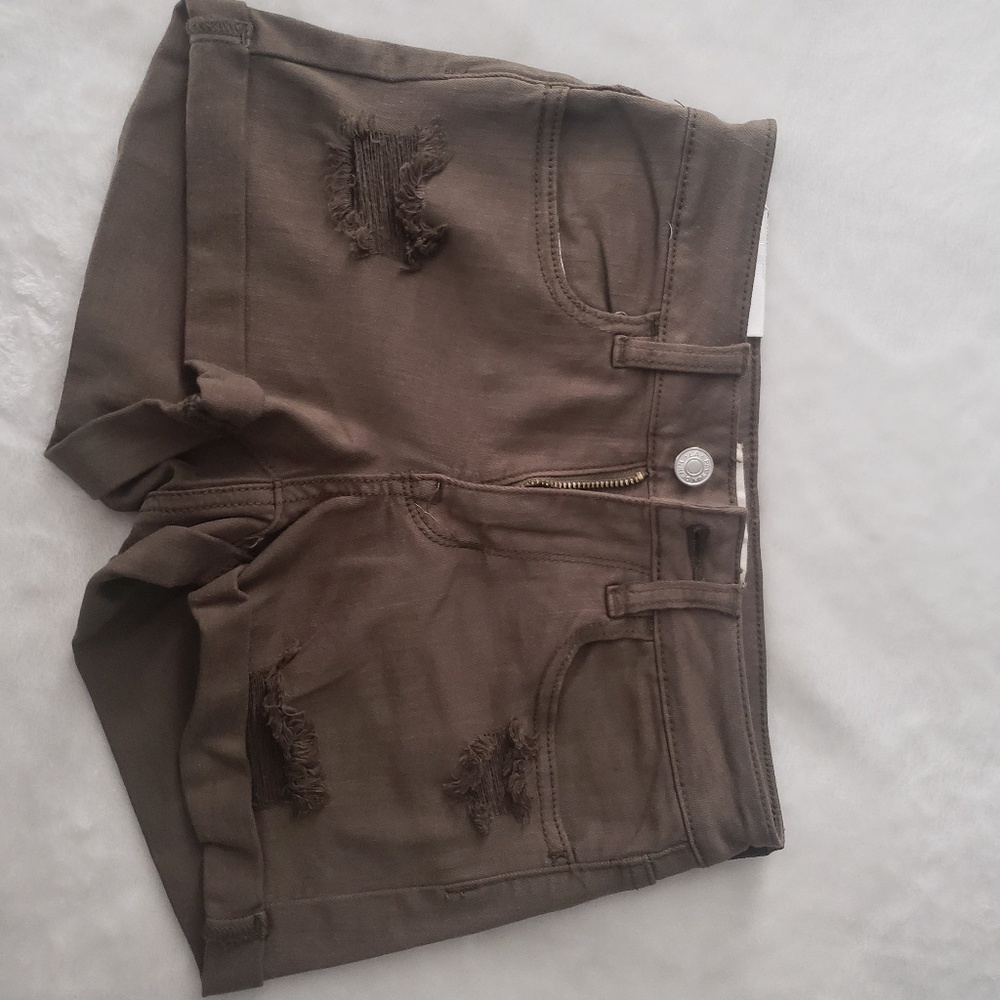 Shorts - Picture 3 of 4